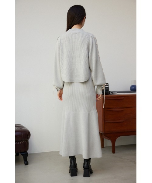 AZUL by moussy（アズールバイマウジー）の「レースアップスリーブレイヤードニットワンピース（ワンピース・レディース・ブラック/ブルー/ライトグレー・SMALL/MEDIUM）」の21枚目の写真