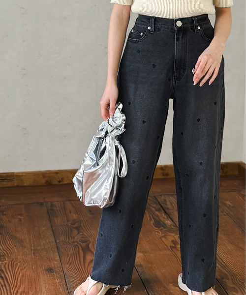 Per sist ence(パーシエンス)の「ハート刺繍デニムハイウエストパンツ(デニムパンツ・レディース・ブルー/インディゴブルー/ブラック・FREE)」の6枚目の写真
