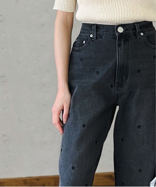 Per sist ence(パーシエンス)の「ハート刺繍デニムハイウエストパンツ(デニムパンツ・レディース・ブルー/インディゴブルー/ブラック・FREE)」の5枚目の写真