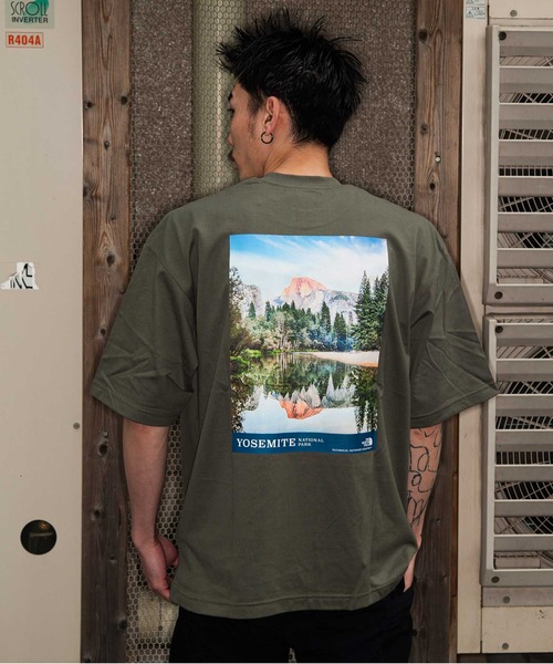 THE NORTH FACE(ザノースフェイス)の「THE NORTH FACE S/S Yosemite Scenery Tee / ザ・ノース・フェイス ショート スリーブ ヨセミテ シーナリー ティー(Tシャツ/カットソー・メンズ・ホワイト/ブラック/オリーブ/グレー・S/M/L/XL)」の4枚目の写真