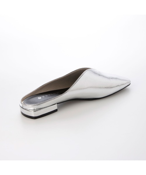 carino(カリーノ)の「Vカットラインスクエアトゥミュール(サンダル・レディース・ブラック/ベージュ/シルバー/グレー・S/M/L/LL)」の6枚目の写真