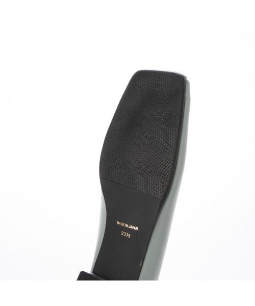 carino(カリーノ)の「Vカットラインスクエアトゥミュール(サンダル・レディース・ブラック/ベージュ/シルバー/グレー・S/M/L/LL)」の18枚目の写真