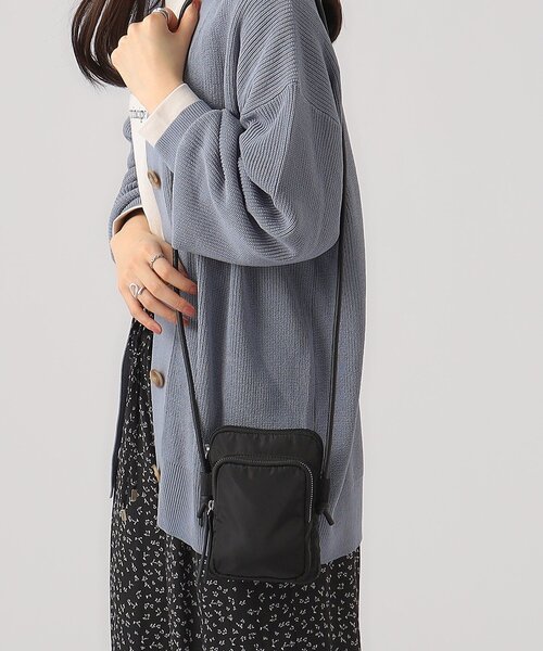 SHOO・LA・RUE(シューラルー)の「◆立体ポケットミニショルダーバッグ(ショルダーバッグ・レディース・ピンク系/ブラック/アイボリー/ダークブラウン系3・00)」の12枚目の写真