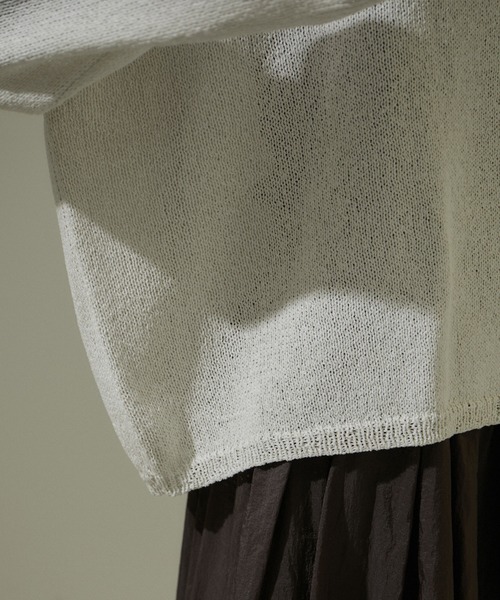 SALON adam et rope'（サロン アダム エ ロペ）の「ペーパーヤーンクロップドプルオーバー【吸水速乾・洗える】（ニット/セーター・レディース・ブラック/ブルー/オフホワイト・FREE）」の7枚目の写真