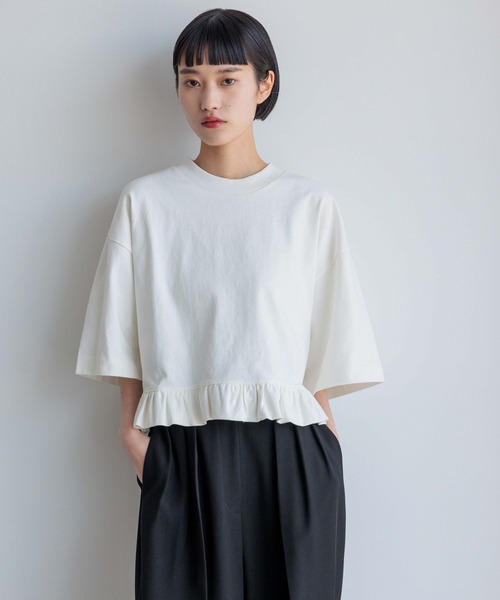 yuw（ユウ）の「クロップドフリルＴＥＥ 113932（Tシャツ/カットソー・レディース・ブラック/ホワイト・FREE）」の4枚目の写真