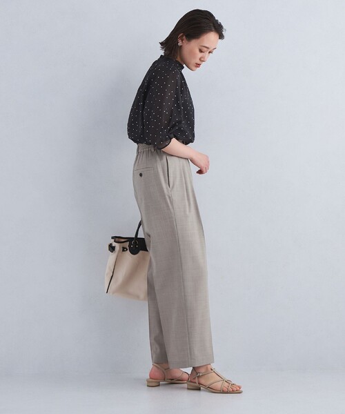 green label relaxing（グリーンレーベルリラクシング）の「［size SHORTあり］キチントボトムス コンフィ ワイド パンツ（スラックス・レディース・ダークブラウン/ライトグレー/ダークグレー・SHORT/40/38/36）」の6枚目の写真