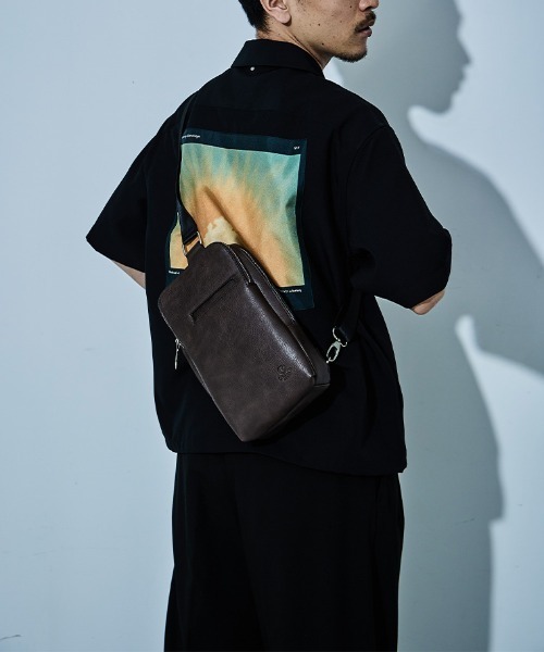 セール】D.KELLY フェイクレザーオープンポケットボディバッグ メンズ