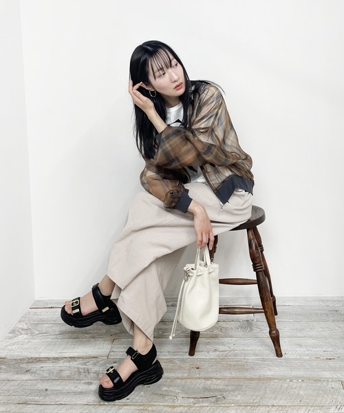 NICOLE white（ニコルホワイト）の「スポーツサンダル（サンダル・レディース・ブラック/ベージュ・MEDIUM/LARGE）」の7枚目の写真