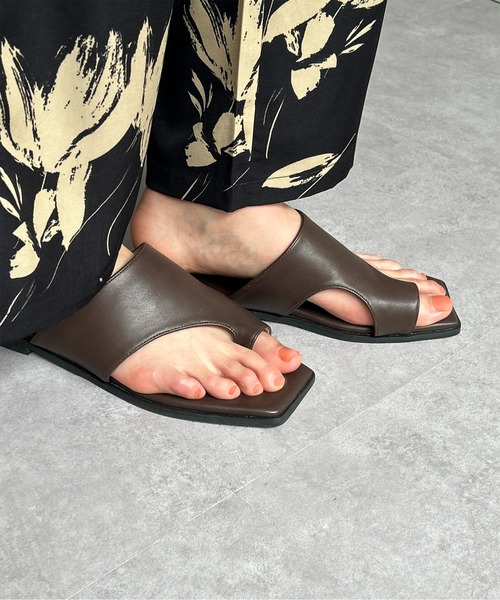 Thevon（ゼボン）の「スクエアトングサンダル（サンダル・レディース・ブラウン/ブラック/アイボリー・M/S/L）」の19枚目の写真