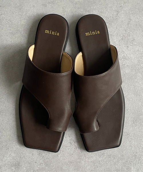 Thevon（ゼボン）の「スクエアトングサンダル（サンダル・レディース・ブラウン/ブラック/アイボリー・M/S/L）」の21枚目の写真