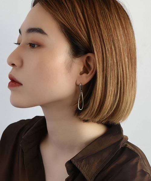 GOLDY(ゴールディ)の「クロッシング オーバル ピアス(ピアス(両耳用)・レディース・ゴールド/シルバー系その他/ゴールド系その他/シルバー・FREE)」の8枚目の写真