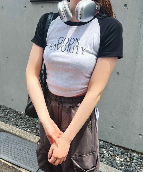 frunco(フランコ)の「クロップドラグランTシャツ(Tシャツ/カットソー・レディース・グリーン/グレー・FREE)」の2枚目の写真