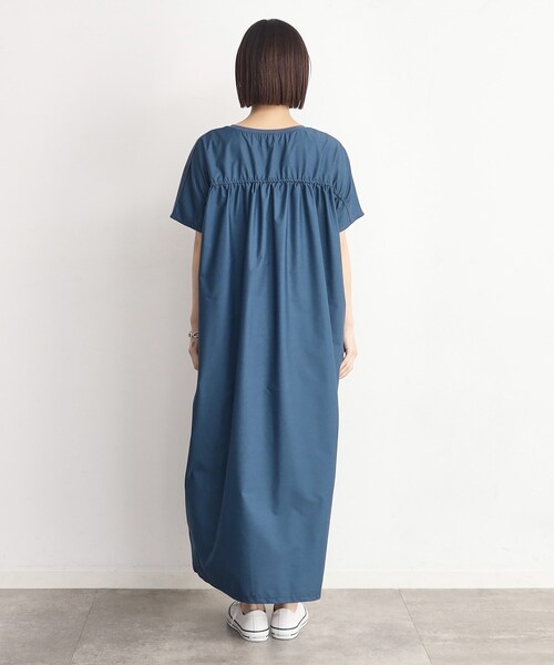 THE SHOP TK （ザ ショップ ティーケー ）の「◆バックギャザー切り替えワンピース【洗える】（ワンピース・レディース・ナチュラル/ブルー/ブラック・12/13）」の18枚目の写真