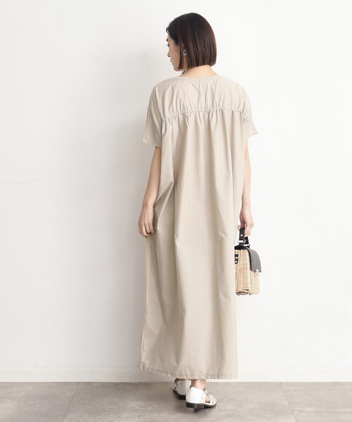 THE SHOP TK （ザ ショップ ティーケー ）の「◆バックギャザー切り替えワンピース【洗える】（ワンピース・レディース・ナチュラル/ブルー/ブラック・12/13）」の7枚目の写真