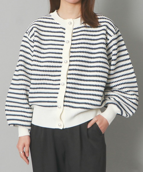 GORGE(ゴージ)の「《パールボタン×ボリューム袖》レディース カノコ編み ボーダーカーディガン ショート丈 春秋冬(カーディガン/ボレロ・レディース・グレイッシュベージュ/ブラック/ネイビー・F)」の3枚目の写真