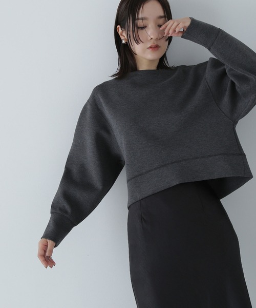 NATURAL BEAUTY BASIC(ナチュラルビューティーベーシック)の「◇【Oggi掲載】ダンボールシリーズ クロップドフォルムプルオーバー(スウェット・レディース・オフホワイト/チャコールグレー/グレー・FREE)」の1枚目の写真