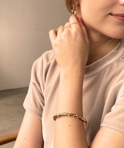 ANOH(アノー)の「パールビジューバングル(バングル/リストバンド・レディース・シルバー/ゴールド・FREE)」の14枚目の写真