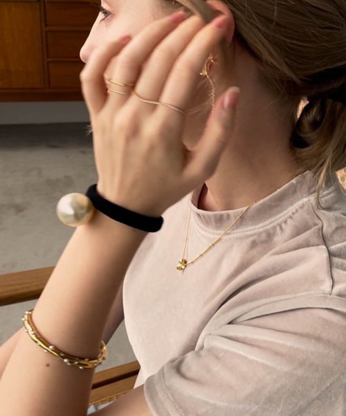 ANOH(アノー)の「パールビジューバングル(バングル/リストバンド・レディース・シルバー/ゴールド・FREE)」の17枚目の写真