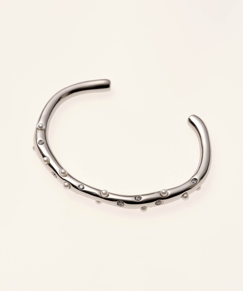 ANOH(アノー)の「パールビジューバングル(バングル/リストバンド・レディース・シルバー/ゴールド・FREE)」の22枚目の写真