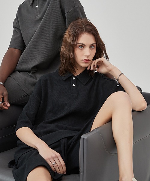 GENXDER(ノンジェンダー)の「【GENXDER】ワッフルスリットポロ風Tシャツ (SS)(ポロシャツ・メンズ・ダークグレー/ブラック/オフホワイト・MEDIUM/LARGE/X-LARGE)」の9枚目の写真