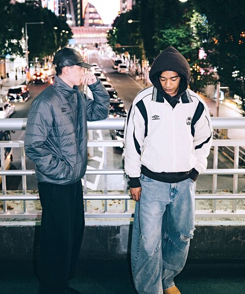 UMBRO（アンブロ）の「UMBRO/アンブロ SP Padding Jacket/別注 パディング ジャケット/中綿（ブルゾン・メンズ・チャコール/ブラック・X-LARGE/MEDIUM/LARGE）」の20枚目の写真