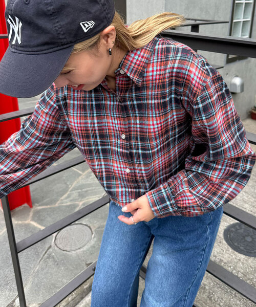 CIAOPANIC(チャオパニック)の「ショート丈チェックシャツ(シャツ/ブラウス・レディース・イエロー/レッド/ブルー・ONE SIZE)」の10枚目の写真