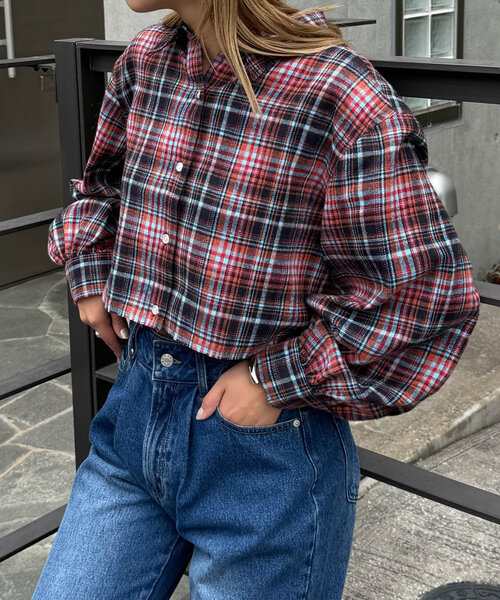 CIAOPANIC(チャオパニック)の「ショート丈チェックシャツ(シャツ/ブラウス・レディース・イエロー/レッド/ブルー・ONE SIZE)」の12枚目の写真