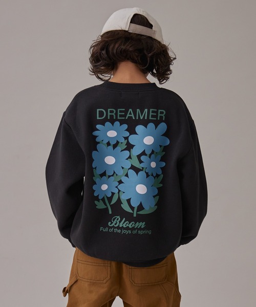 PAIRMANON STREET（ペアマノンストリート）の「【PAIRMANON STREET】裏起毛 ロゴプリント オーバーサイズ スウェット トレーナー（スウェット・キッズ・レッド系その他/ブラック系その他4/ベージュ系その他/ベージュ系その他2/ブラウン/グレー系その他/ブラック系その他2/ピンク系その他/ブラック系その他/レッド系その他2/ブラック系その他3/ブラック系その他5/オレンジ系その他/グレー系その他2/グレー系その他3/グレー系その他4/グレー系その他5/オレンジ/グリーン系その他/ネイビー・100/110/120/130/140/150/160/90）」の5枚目の写真