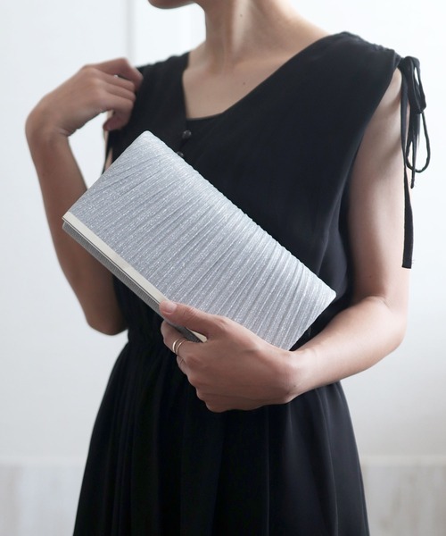 florist(フローリスト)の「【2way】シャイニーレイオケージョンクラッチバッグ(クラッチバッグ・レディース・ゴールド/ピンク/ブラック/チャコールグレー/シルバー・FREE)」の4枚目の写真