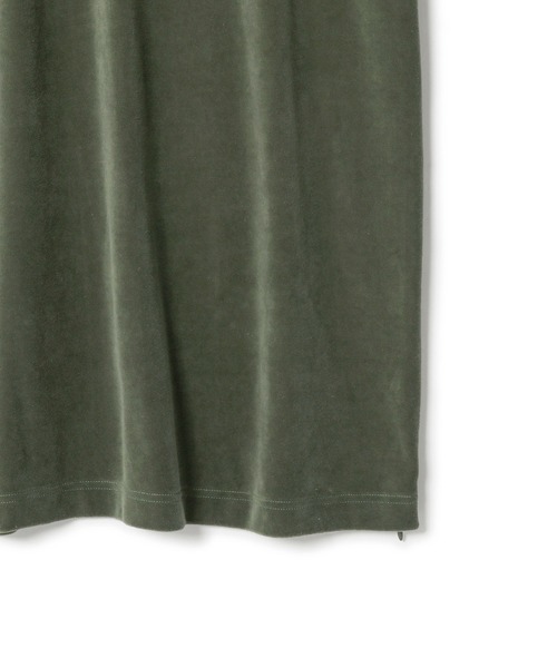 ADAM ET ROPE'(アダムエロペ)の「【ADAM ET ROPE'】ベロア BOTANICAL DYED LOOSE DRESS(ワンピース・レディース・ブラック/モスグリーン・FREE)」の8枚目の写真