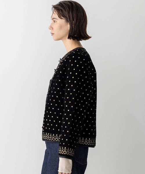 数々の賞を受賞 Torrazzo Donna（トラッゾドンナ）の「ベロア金刺繍ノーカラー ジャケット・アウター
