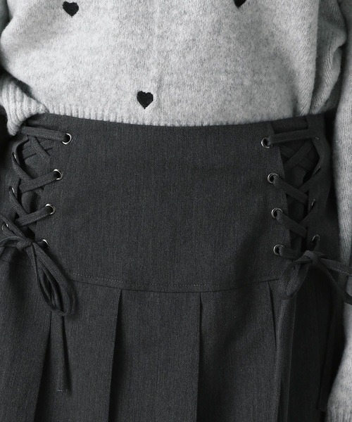 FOREVER 21（フォーエバー トゥエンティーワン）の「【2024FW】アソートリボンプリーツミニスカート（スカート・レディース・チェック/グレー・SMALL/MEDIUM）」の16枚目の写真