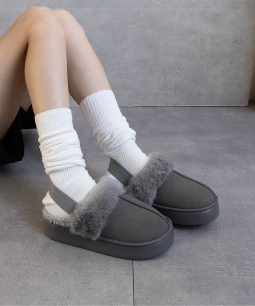 Fabby fabby（ファビィーファビィー）の「スリングバックムートンサンダル（スリッポン・レディース・キャメル/ベージュ/ブラック/グレー・MEDIUM/LARGE）」の3枚目の写真