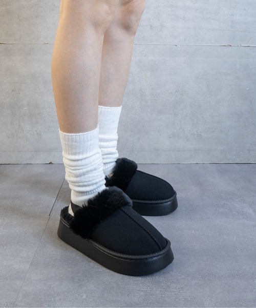 Fabby fabby（ファビィーファビィー）の「スリングバックムートンサンダル（スリッポン・レディース・キャメル/ベージュ/ブラック/グレー・MEDIUM/LARGE）」の17枚目の写真