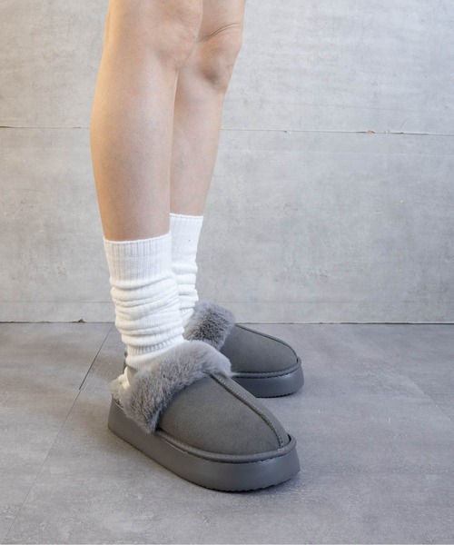 Fabby fabby（ファビィーファビィー）の「スリングバックムートンサンダル（スリッポン・レディース・キャメル/ベージュ/ブラック/グレー・MEDIUM/LARGE）」の18枚目の写真