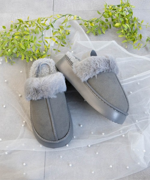 Fabby fabby（ファビィーファビィー）の「スリングバックムートンサンダル（スリッポン・レディース・キャメル/ベージュ/ブラック/グレー・MEDIUM/LARGE）」の12枚目の写真