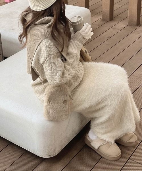 Fabby fabby（ファビィーファビィー）の「スリングバックムートンサンダル（スリッポン・レディース・キャメル/ベージュ/ブラック/グレー・MEDIUM/LARGE）」の10枚目の写真