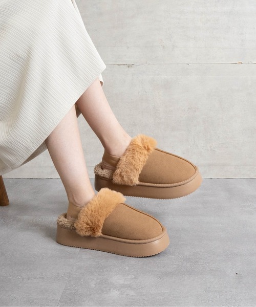 Fabby fabby（ファビィーファビィー）の「スリングバックムートンサンダル（スリッポン・レディース・キャメル/ベージュ/ブラック/グレー・MEDIUM/LARGE）」の20枚目の写真