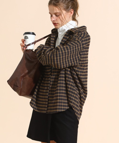 sara&cake(サラアンドケイク)の「チェックコーデュロイシャツ(シャツ/ブラウス・レディース・ダークブラウン/アイボリー・FREE)」の3枚目の写真