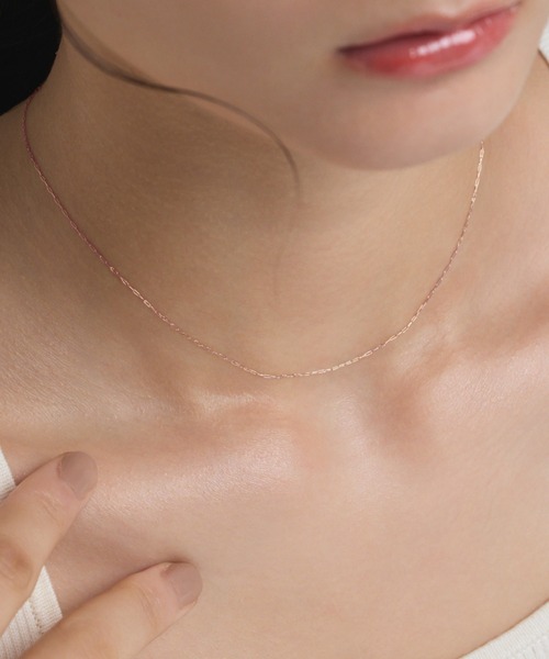 ciite' surgical stainless（シーテサージカルステンレス）の「【 金属アレルギー対応 】幅 0.5mm 極細シンプルチェーンネックレス サージカルステンレス（ネックレス・レディース・ゴールド/シルバー/ピンクゴールド・FREE）」の3枚目の写真