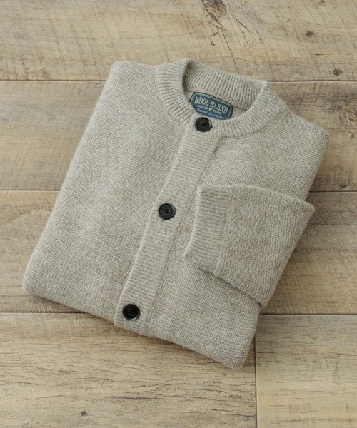 ITEMS URBANRESEARCH(アイテムズ アーバンリサーチ)の「ウール混 クルーネック ニットカーディガン(カーディガン/ボレロ・メンズ・ベージュ/ブラック/チャコールグレー・LARGE/MEDIUM)」の3枚目の写真
