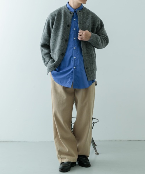 ITEMS URBANRESEARCH(アイテムズ アーバンリサーチ)の「ウール混 クルーネック ニットカーディガン(カーディガン/ボレロ・メンズ・ベージュ/ブラック/チャコールグレー・LARGE/MEDIUM)」の11枚目の写真
