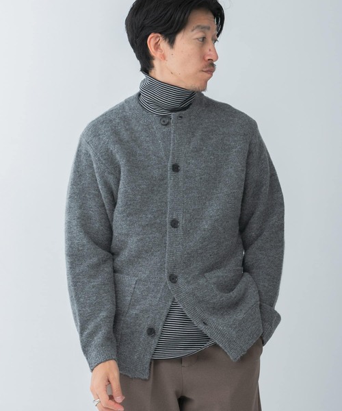 ITEMS URBANRESEARCH(アイテムズ アーバンリサーチ)の「ウール混 クルーネック ニットカーディガン(カーディガン/ボレロ・メンズ・ベージュ/ブラック/チャコールグレー・LARGE/MEDIUM)」の15枚目の写真