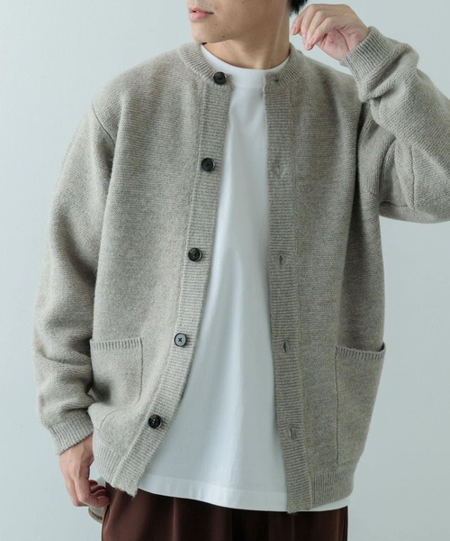ITEMS URBANRESEARCH(アイテムズ アーバンリサーチ)の「ウール混 クルーネック ニットカーディガン(カーディガン/ボレロ・メンズ・ベージュ/ブラック/チャコールグレー・LARGE/MEDIUM)」の19枚目の写真