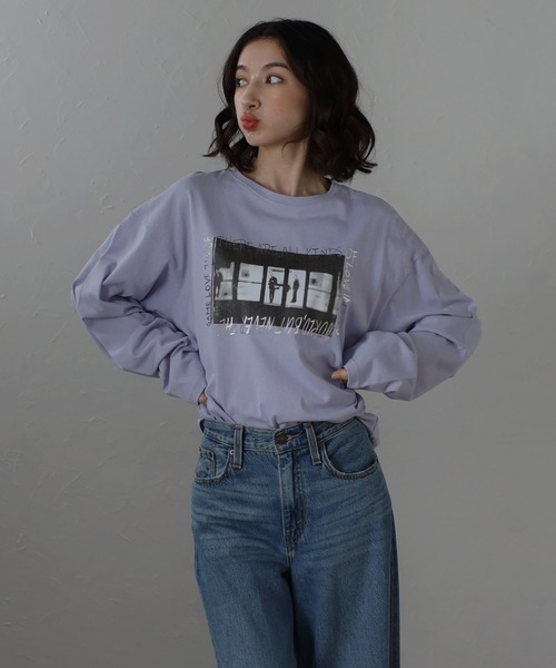 Bonjour Sagan(ボンジュールサガン)の「オーバーサイズフォト箔ロゴロンT(Tシャツ/カットソー・レディース・ライトイエロー/ラベンダー/ライトグリーン・FREE)」の2枚目の写真
