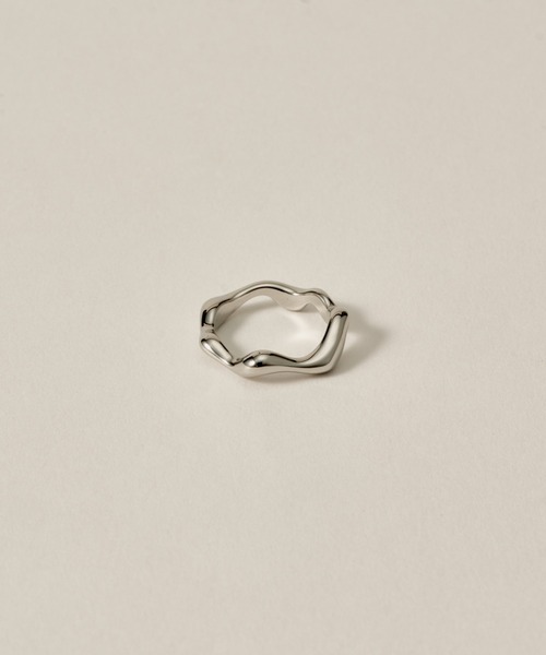 novice（ノーヴィス）の「【novice】Lava Pinky Ring［Stainless］（リング・レディース・ゴールド/シルバー・FREE）」の4枚目の写真