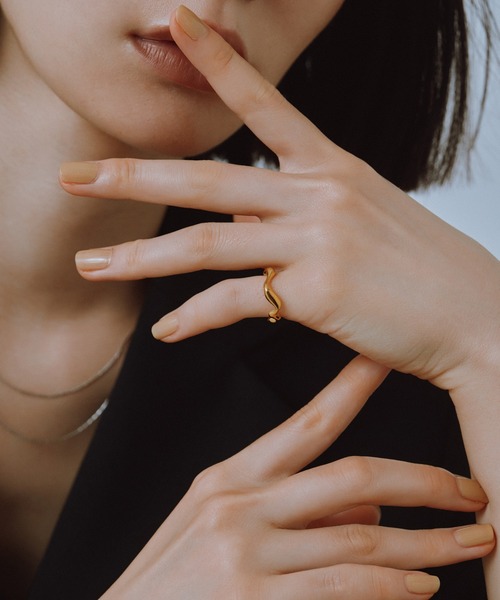 novice（ノーヴィス）の「【novice】Lava Pinky Ring［Stainless］（リング・レディース・ゴールド/シルバー・FREE）」の5枚目の写真