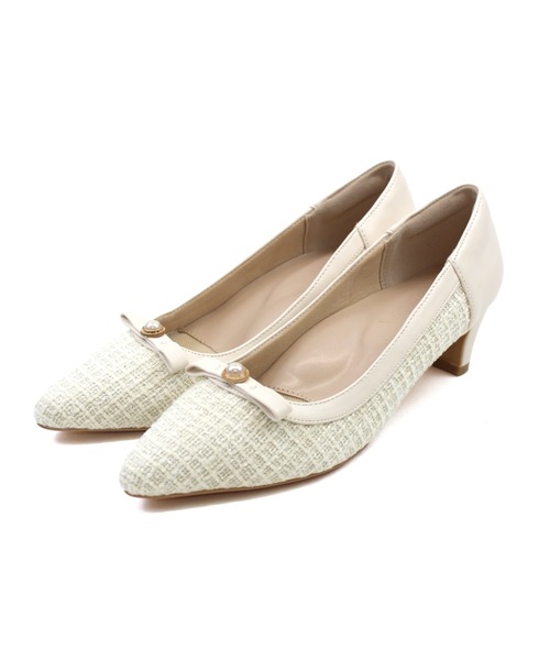 VIVIAN（ヴィヴィアン）の「履きごこちやみつき感激 ポインテッドトゥパールリボン5cmヒールパンプス（パンプス・レディース・ブラック×ブラック/ブラック系その他2/ホワイト×ホワイト・21.5/22/22.5/23/23.5/24/24.5/25/25.5/26）」の8枚目の写真