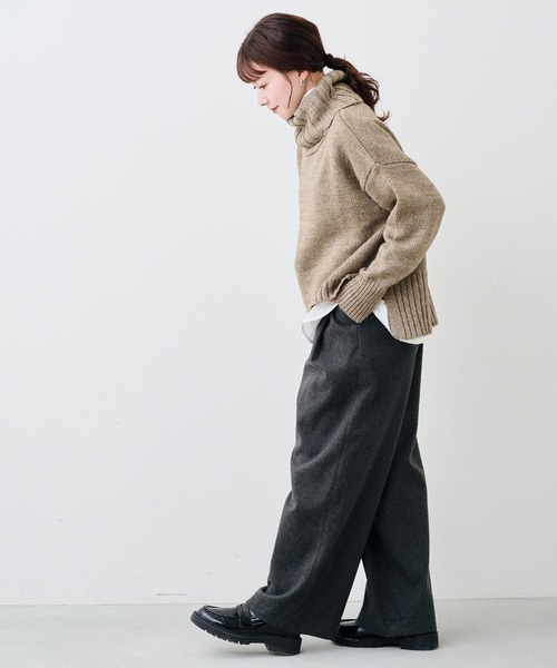 Sunny clouds（サニークラウズ）の「サニークラウズ　ちょいオフタートルセーター（ニット/セーター・レディース・ブルー/ブラック/ベージュ・M/L/LL）」の5枚目の写真