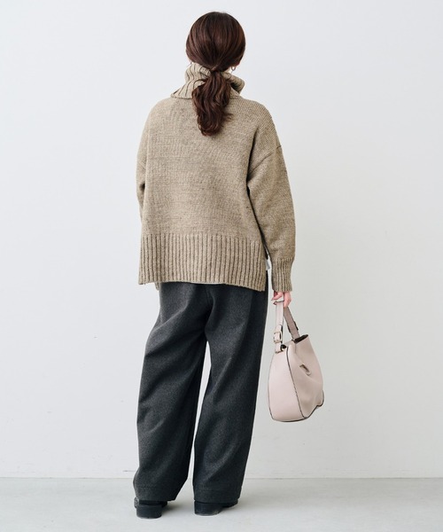 Sunny clouds（サニークラウズ）の「サニークラウズ　ちょいオフタートルセーター（ニット/セーター・レディース・ブルー/ブラック/ベージュ・M/L/LL）」の6枚目の写真